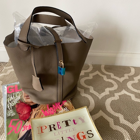 Soft leather bucket bag; NWOT - Picture 3 of 12